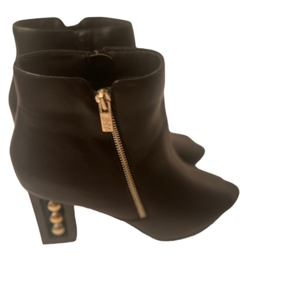 Jones New York Signature Ankle Booties black with gold chain chunky heels. NW0T